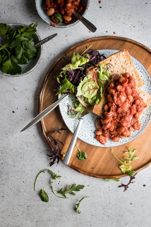 Homemade Oven Roasted Baked Beans, a luxurious breakfast recipe that's super easy to prepare at home!